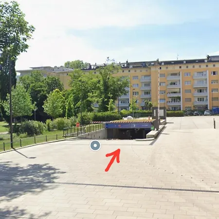 Classic I Zentrum I Tiefgaragenstellplatz I Balkon *