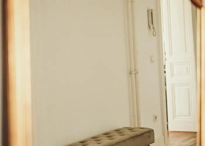 Classic I Zentrum I Tiefgaragenstellplatz I Balkon Wiesbaden