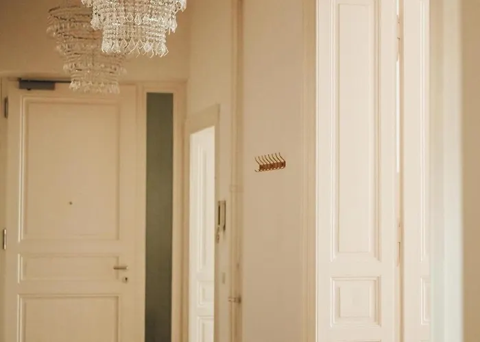 Classic I Zentrum I Tiefgaragenstellplatz I Balkon