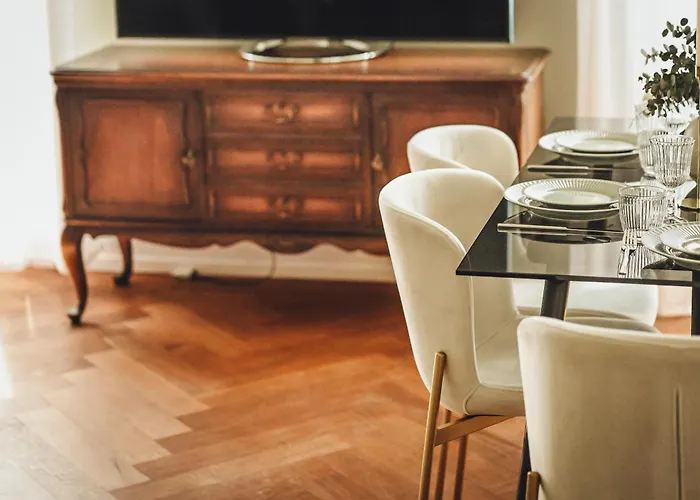 Classic I Zentrum I Tiefgaragenstellplatz I Balkon Wiesbaden