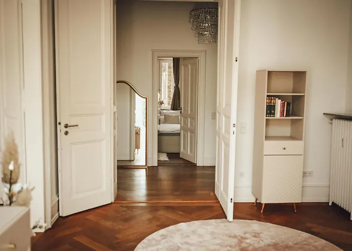 Classic I Zentrum I Tiefgaragenstellplatz I Balkon